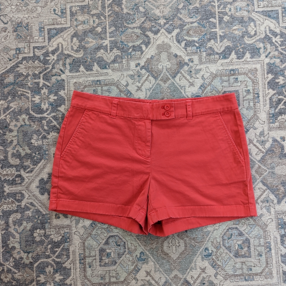 Vineyard Vines Size 10 short